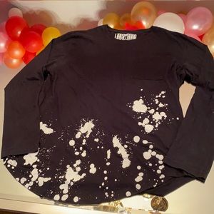 Libertador New York City long Sleeve Medium T/ rounded bottom